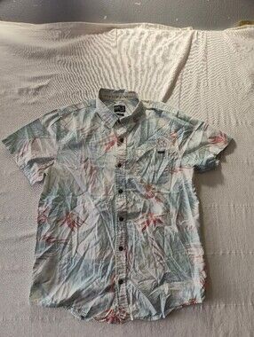 O'Neill Men's Large Short Sleeve Button-Up Shirt with Tropical Print